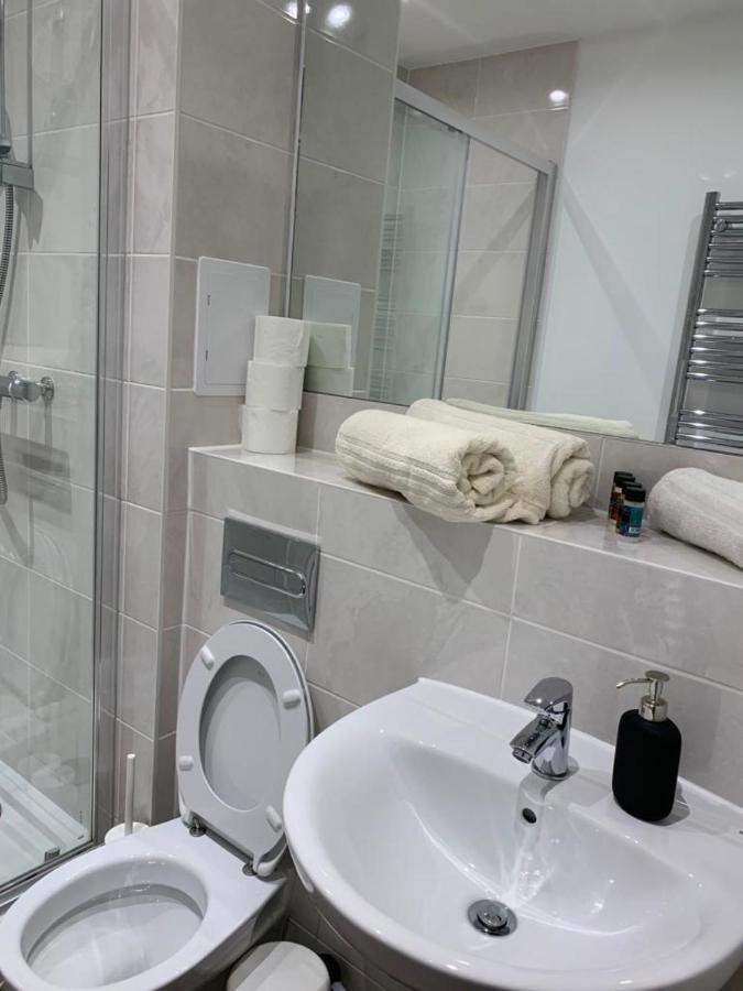 Lakeside 2 Bed Luxury Apartment No Parties No Events Early Check-In Late Check- Out Allowed West Thurrock Exterior foto