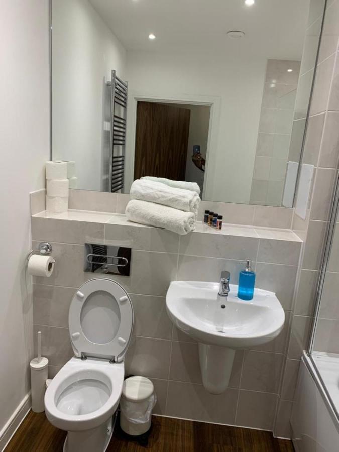 Lakeside 2 Bed Luxury Apartment No Parties No Events Early Check-In Late Check- Out Allowed West Thurrock Exterior foto