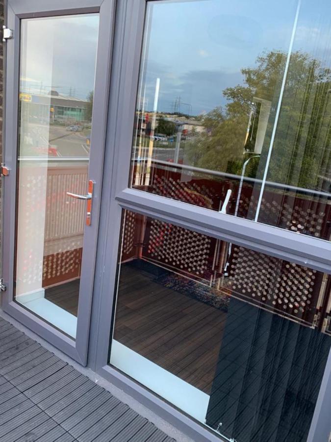 Lakeside 2 Bed Luxury Apartment No Parties No Events Early Check-In Late Check- Out Allowed West Thurrock Exterior foto